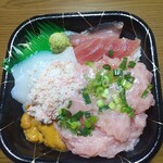 丼丸 d´Ome - うみ丸丼(イクラの代わりになってます)