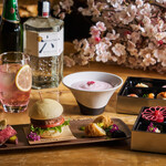 DINING & BAR TABLE 9 TOKYO - SAKURAラウンジ