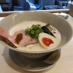 鶏と魚介らぁ麺komugi - 