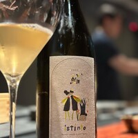 泡、白、赤、ボトルワイン豊富にご用意ございます。