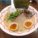 Yokohama Haihai Rou - ハイロウ麺+味タマゴ