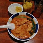 支那麺 はしご - 目にも美しい