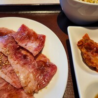 馬車道 de 焼肉 DOURAKU CORRIDA 北仲ブリック＆ホワイト店 - 