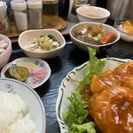 中国料理 頤和園 - 小エビと魚のチリソース