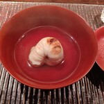 豊後もん 江とう - 椀は虎河豚の白子。出汁はスッポン。スッポン出汁は系列店の蓮三四七とはまた違う味わいだが良いですねー。大きな白子もすこぶる濃厚でたまらない美味。良い白子使ってるなぁ。