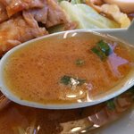 ラーメン 山岡家 - スープは濃厚なピリ辛味噌味！