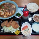 寿楽 - 晩ご飯セット（ヒレカツ＋マーボ麺）
