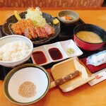 とん膳 - 特撰牛ロースかつと熟成ロースかつ膳