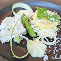 ザ タヴァン グリル＆ラウンジ - 