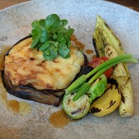 ザ タヴァン グリル＆ラウンジ - 