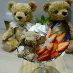 Koguma no Cafe - 國產草莓滿滿的聖代與小熊的堅果巧克力