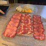 Yakiniku Ushinoe - 黒タン3種盛り、左から上、筋、並