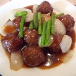 中国彩菜 ふぁふぁ - 牛肉ダンゴのオイスターソース炒め（最後の週替わりランチ）