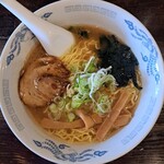 Menya Sasaki - 西区にある名店「万楽」の「漢方万楽麺」の流れを組むラーメンだ。