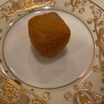 トレフミヤモト - フォアグラとトリュフのコロッケ