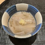 Hoshino - こんな美味しい芋茎は初めて。シンプルながら豊かな味わい。生姜がいい仕事しています。しゃきしゃき。