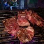 大阪豚カルビ 川ばた屋 - 豚カルビ焼き中ー