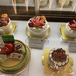 NOLI et NORI - 店内ショーケースのホールケーキ