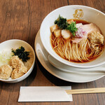Nidaime Gachi Soba Doujou - 醤油ラーメンと鶏つくね丼