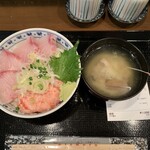 情熱海鮮 サンボ - 天然ブリ・ねぎとろ丼