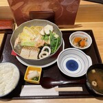 Tokinoniwa - 冬の日替わり定食　味噌バター風味の寄せ鍋