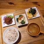 MR. & MRS. CAFE - 