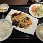 上海華龍 - 【2024.1.25(木)】本日の日替わり①（豚肉と玉子 木くらげ炒め＆ライスセット）900円→800円