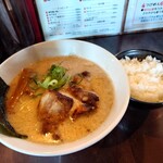 麺倉庫 じだい屋 - 料理写真:焼豚らーめん 1,150円(税込)。
昼ライス(並) 50円(税込)。