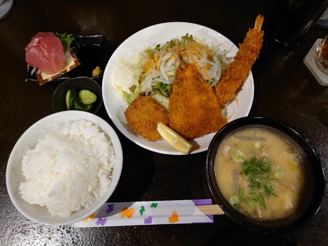 cafe dining seven photo 3