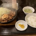 肉食堂 最後にカツ。 - 