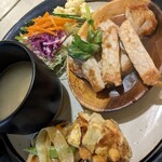 Kicchimmihara - 島の野菜を使ったサラダやソテーも美味しい