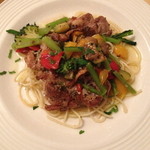 クッチーナ笑多 - ２０１３年１２月１６～２２日のランチ「若鶏のセージ焼き」（１，０００円）サラダ・パン（足りなければライスも）・コーヒーor紅茶付