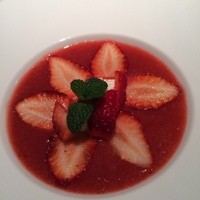 ラ ターブル ド クラージュ - クラージュ特製 苺のスープ仕立て