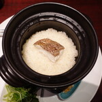 石の蔵 - 土鍋炊き鯛飯