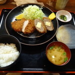 とんかつ たか山 - チーズ入りメンチ・ヒレ定食