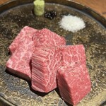 和牛とタン 焼肉 とみ - 