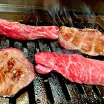 熟成和牛焼肉エイジング・ビーフ - 塩肉いい感じです！