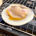 Isomaru Suisan - 活白蛤の殻焼 ホンビノス貝（399円）