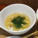 キッチン ブルー グローブ - 残りのスープ