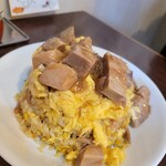 ラーメン処 よなかそば - チャーシュー玉子炒飯(中) 780円