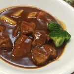 キッチン ブルー グローブ - 反対側から、ゴロゴロビーフが見えます