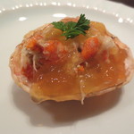 えさき - ジュレが加わることで香箱蟹の味わいがさらに深まります。
