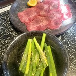 あみやき亭 - 料理写真:牛上ネギタン 生レモン付（950円）