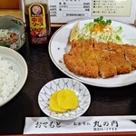 232481535 - とんかつ定食880円