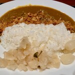 カレーダイニング アビオン - トッピング盛り盛り