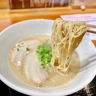 It's simple but has a deep flavor. Specialty tonkotsu Ramen