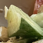 焼きもの家 慶 - クラッシュまでは行ってないけど微妙に叩いてある感じのキュウリが舌触りと歯応えと香りと味を同時に満足させる。