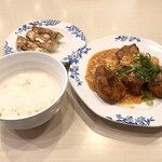 Bamiyan - 鶏肉のトマ玉子炒めランチ【ご飯少なめ】。