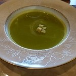 プティレストラン グーテ - ほうれん草のスープ