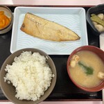 辛酉会食堂 - 朝メニュー。焼き魚定食¥550